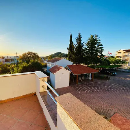 Apartmani Svemir Drage Exterior photo