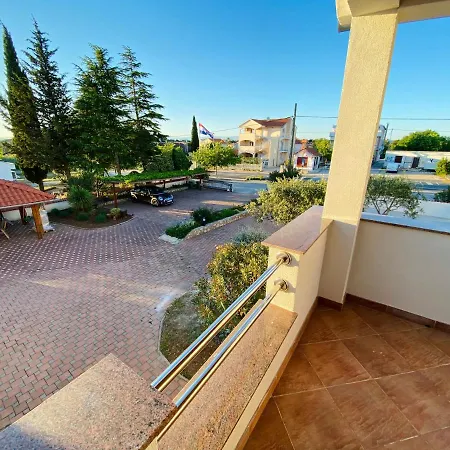 Apartmani Svemir Drage Exterior photo
