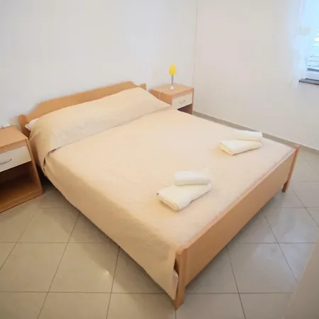 Apartmani Svemir Drage Exterior photo